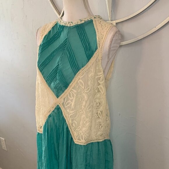 UMGEE Boho Sleeveless Lace Top - Picture 7 of 8